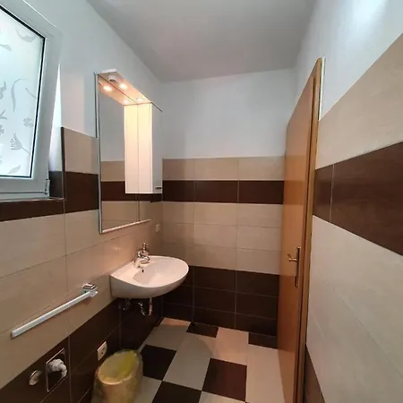 Kim Apartment *