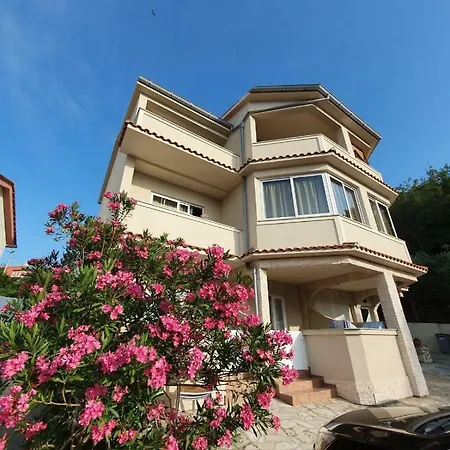 Kim Apartment