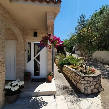 Kim Apartman Rab Town